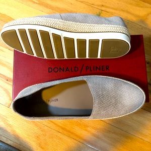 New in box. Donald J. Pliner loafer